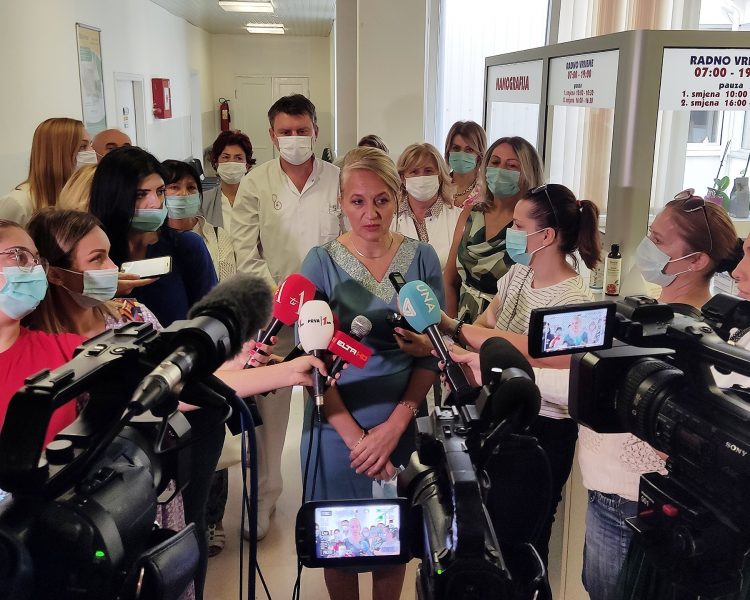 POTPISAN NOVI PROTOKOL O SARADNJI IZMEĐU NAŠE USTANOVE I SAVEZA ŽENA OBOLJELIH OD RAKA DOJKE “ISKRA”