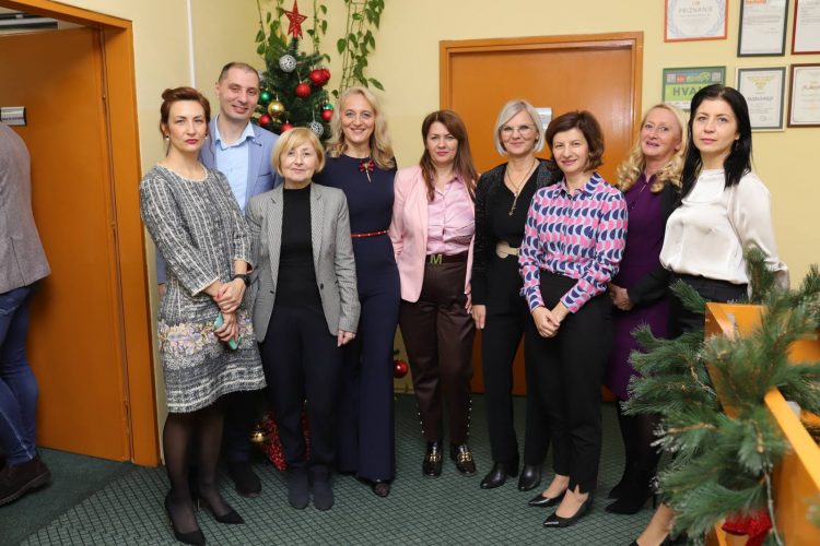 Svečanim prijemom u kabinetu direktora ispraćena još jedna poslovna godina