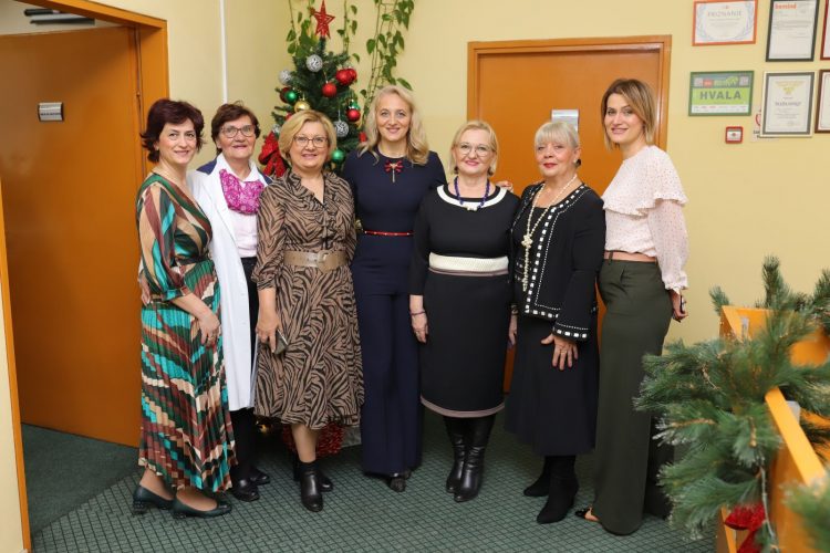 Svečanim prijemom u kabinetu direktora ispraćena još jedna poslovna godina