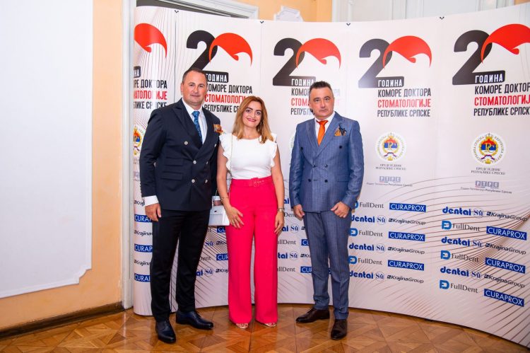 Snažan zdravstveni kolektiv čine stručni pojedinci – dr sci. med. Jana Ilić,  specijalista ortopedije vilica dodijeljeno vrijedno priznanje