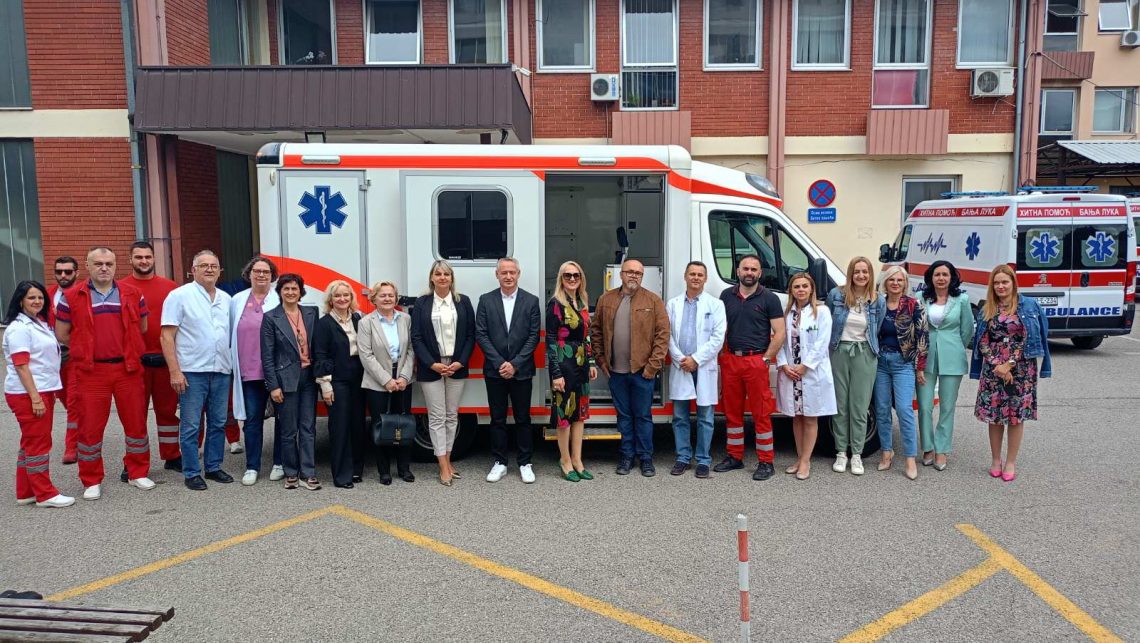 Dom zdravlja Banja Luka bogatiji za još jedno sanitetsko vozilo zahvaljujući donaciji Udruženja Banjalučana u Švajcarskoj