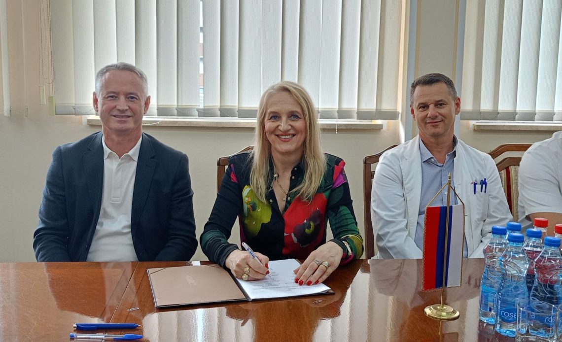 Dom zdravlja Banja Luka bogatiji za još jedno sanitetsko vozilo zahvaljujući donaciji Udruženja Banjalučana u Švajcarskoj