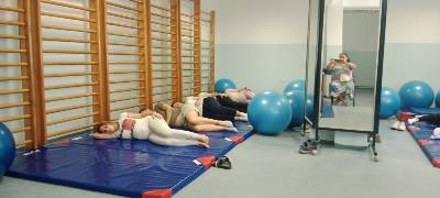 🌸 Zajedno koračamo ka sigurnom i srećnom roditeljstvu! – Počinje novi ciklus Škole za trudnice i roditeljstvo 🌸