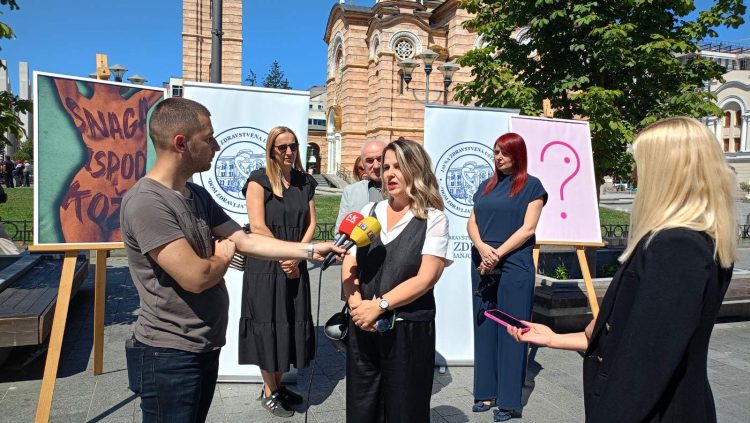 Umjetnost u službi zdravlja – Izložba plakata u Gospodskoj ulici privukla pažnju građana