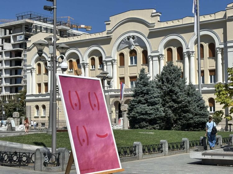 Umjetnost u službi zdravlja – Izložba plakata u Gospodskoj ulici privukla pažnju građana