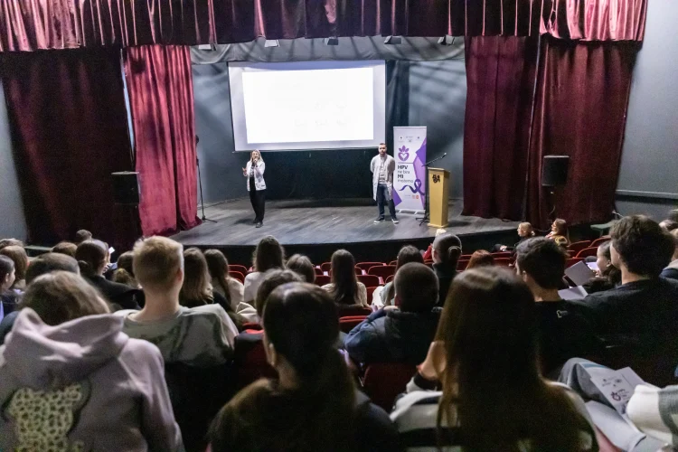 Srednjoškolci željni znanja: Predavanja o HPV-u privukla veliki broj učenika