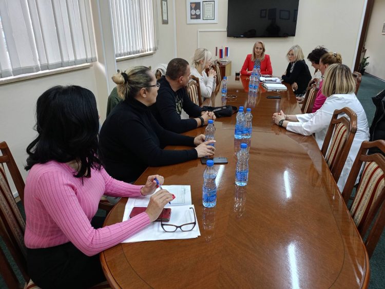 Vlada Republike Srpske izmiriće dug Doma zdravlja Banja Luka iz 2008. godine prema Fondu zdravstvenog osiguranja Republike Srpske čime je omogućeno nesmetano funkcionisanje ustanove