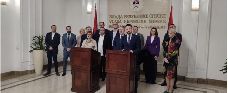 Vlada Republike Srpske izmiriće dug Doma zdravlja Banja Luka iz 2008. godine prema Fondu zdravstvenog osiguranja Republike Srpske čime je omogućeno nesmetano funkcionisanje ustanove