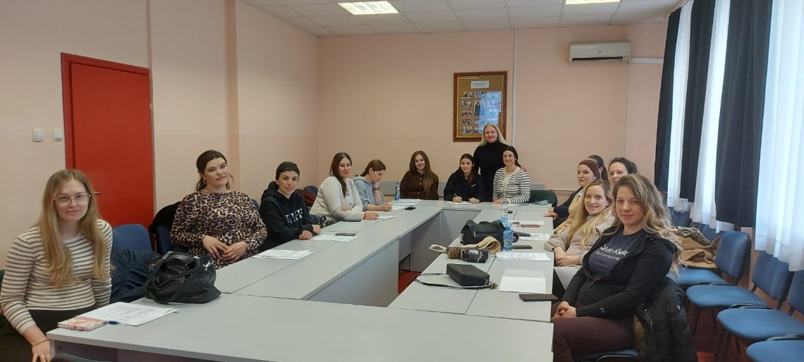 Novi ciklus Škole za trudnice protiče u odličnoj atmosferi – budući roditelji stiču sigurnost i znanje za najljepšu životnu ulogu