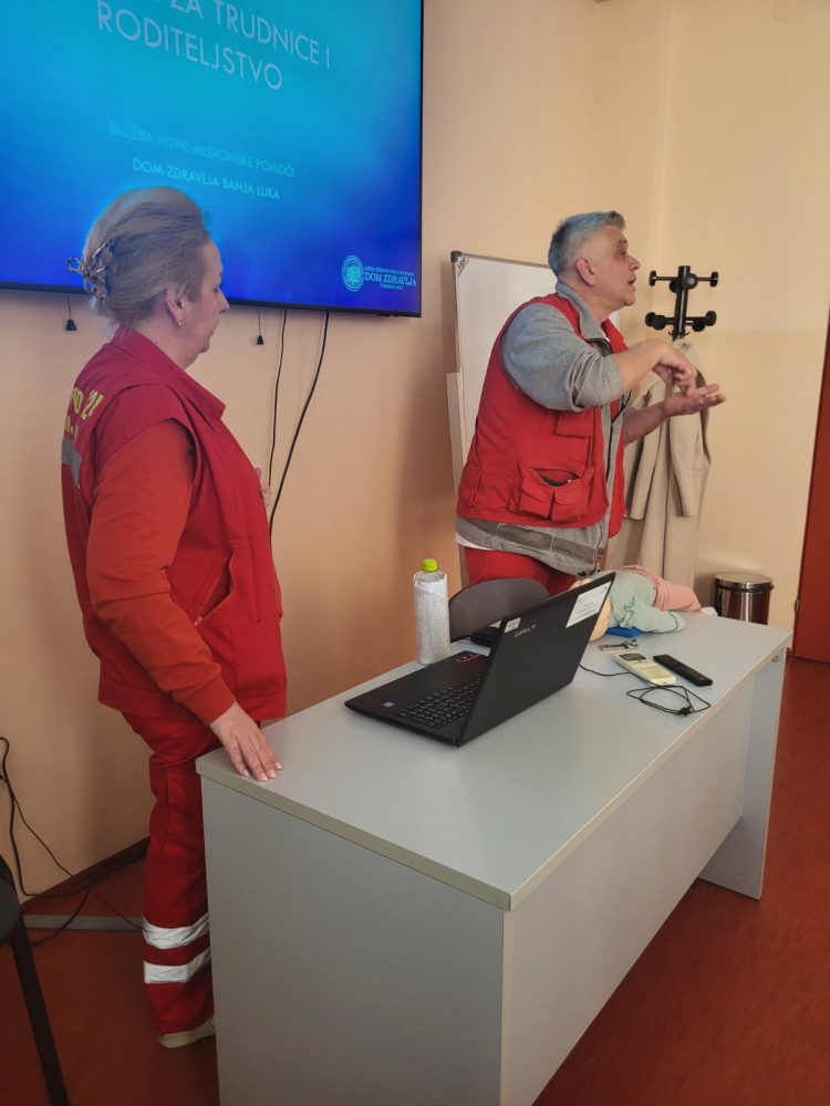 Škola za trudnice i roditeljstvo: Edukacija trudnica o hitnim stanjima kod beba