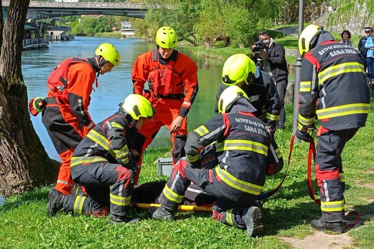Uspješno izvedena pokazna vježba na obali Vrbasa