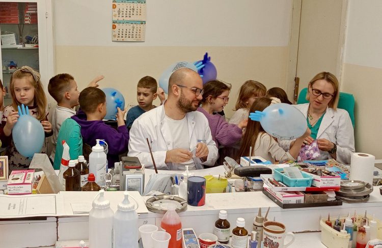 Mališani iz vrtića „Naša djeca“ u posjeti Službi za stomatološku zdravstvenu zaštitu