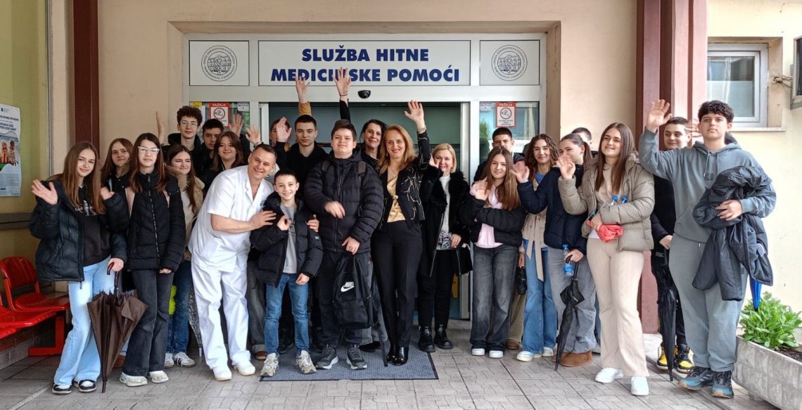 “Prva minuta je najvažnija“: Učenici OŠ „Jovan Cvijić“ u posjeti Službi hitne medicinske pomoći