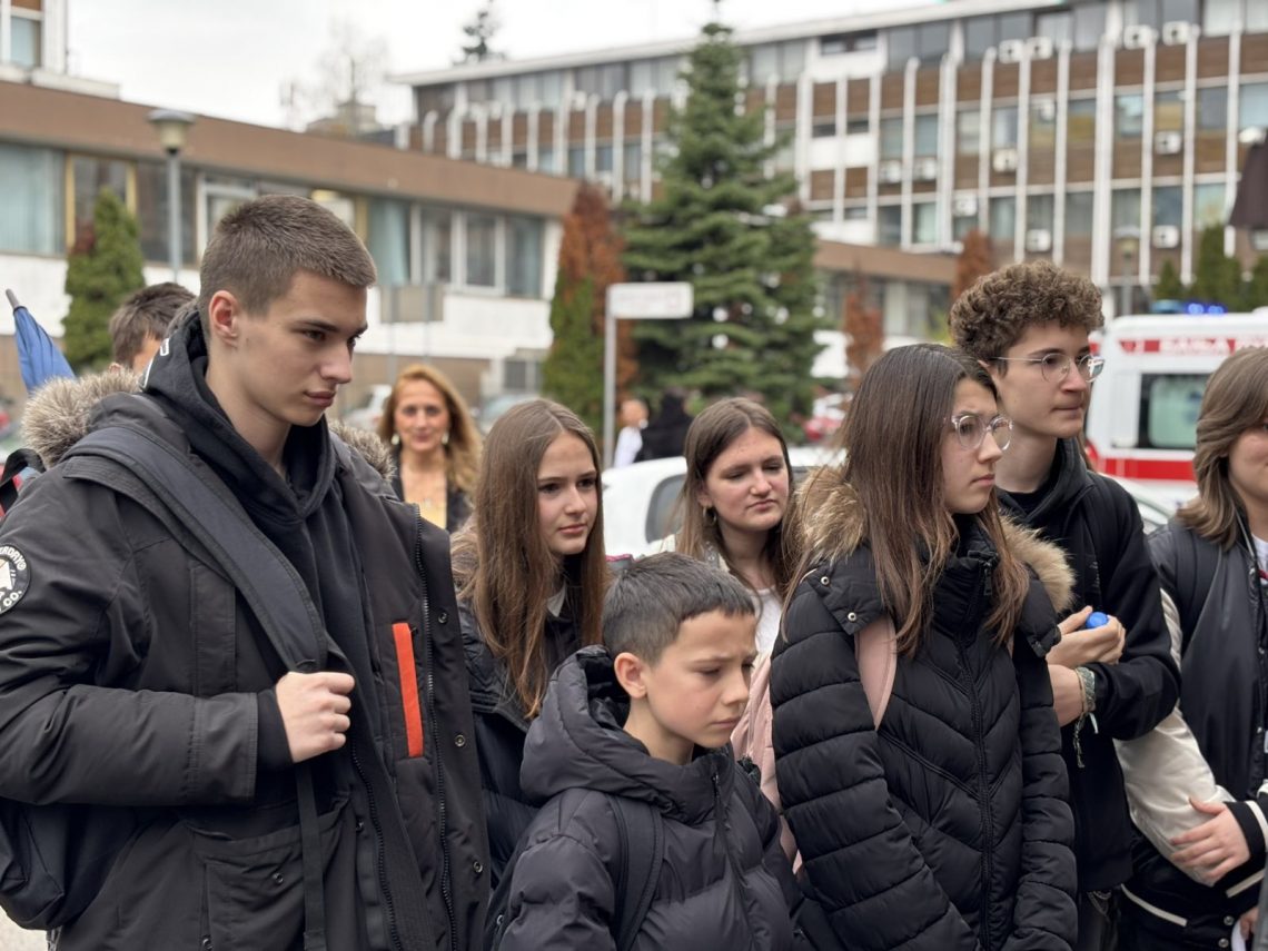 “Prva minuta je najvažnija“: Učenici OŠ „Jovan Cvijić“ u posjeti Službi hitne medicinske pomoći